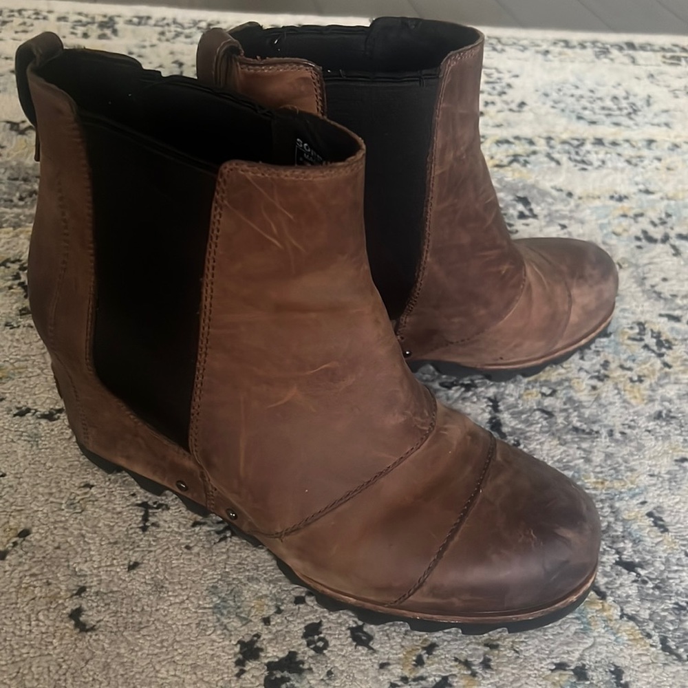 Sorel Joan of arctic cognac brown leather booties size 9.5